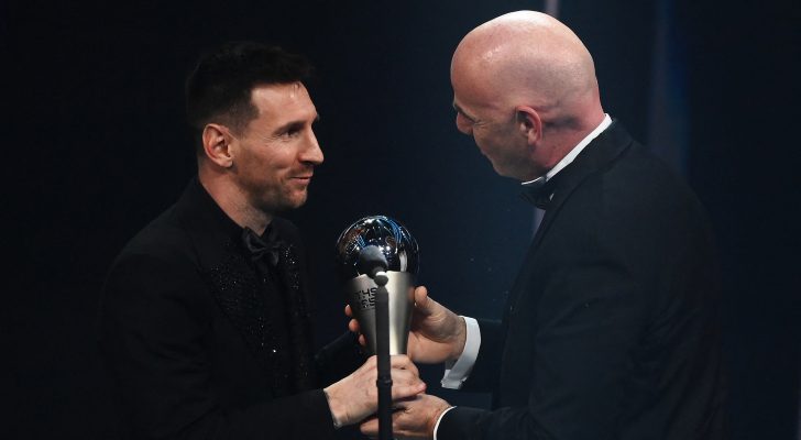 الأرجنتيني ليونيل ميسي يفوز بجائزة أفضل لاعب في العالم