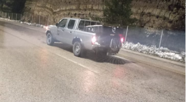 صورة حول : الأشغال: بدء نثر الملح على الطرق المتوقع تشكل الانجماد عليها الأشغال: بدء نثر الملح على الطرق المتوقع تشكل الانجماد عليها