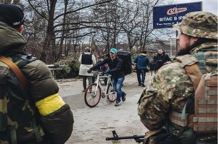 القبض على شبكة فساد تتحكم بطعام الجيش الأوكراني