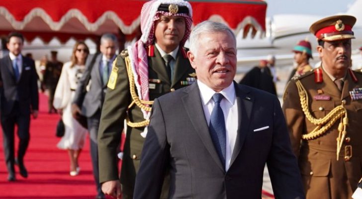 الملك يغادر إلى مصر والأمير فيصل يقسم اليمين نائبا لجلالته