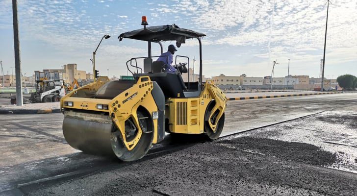 صورة حول : بدء أعمال المرحلة الأولى لصيانة طريق الموقر - الأزرق بدء أعمال المرحلة الأولى لصيانة طريق الموقر - الأزرق