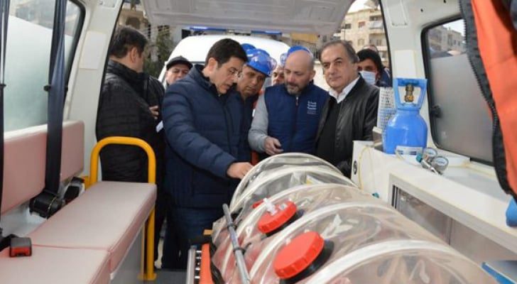 سوريا تتسلم ١٠ سيارات إسعاف من الأردن