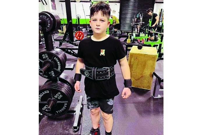 صورة حول : 'أقوى تلميذ بريطاني'.. عمره 10 سنوات ورفع 115 كيلوغراما 'أقوى تلميذ بريطاني'.. عمره 10 سنوات ورفع 115 كيلوغراما