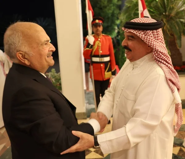 صورة حول : ملك البحرين يستقبل الأمير الحسن ملك البحرين يستقبل الأمير الحسن
