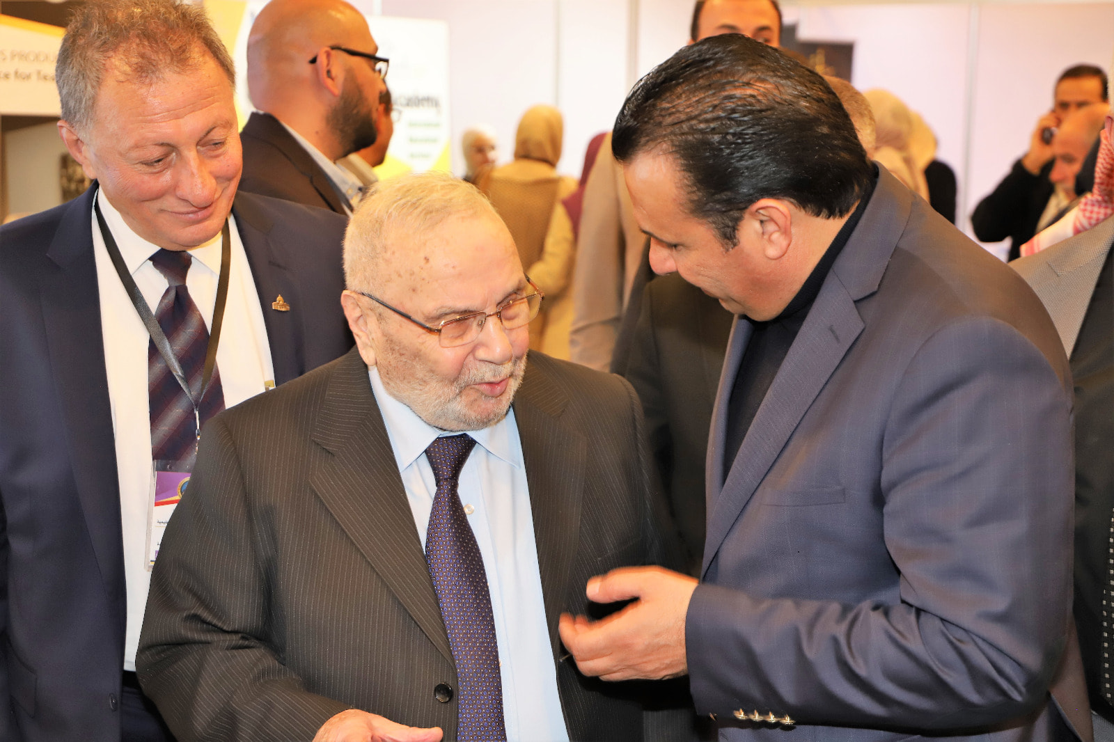 بالصور .. العجارمة يفتتح المؤتمر التربوي الدولي الذي تنظمه شركة "الواعدون للاستشارات التعليمية"