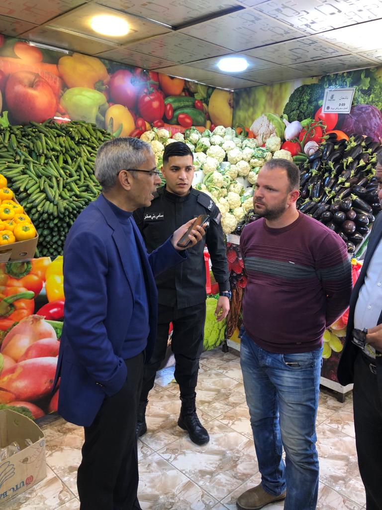 صورة حول : محافظ المفرق يتفقد الأسواق التجارية محافظ المفرق يتفقد الأسواق التجارية