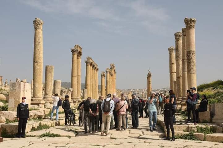 بالصور .. نشامى الأمن العام أثناء اداء واجباتهم  في نهاية الأسبوع