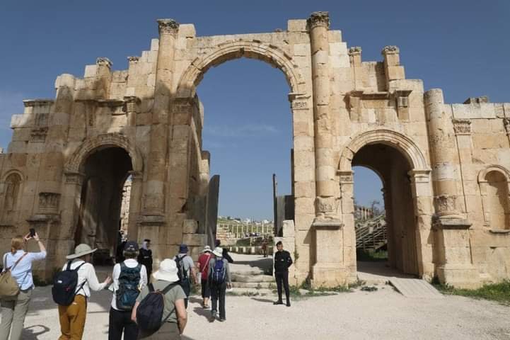 بالصور .. نشامى الأمن العام أثناء اداء واجباتهم  في نهاية الأسبوع