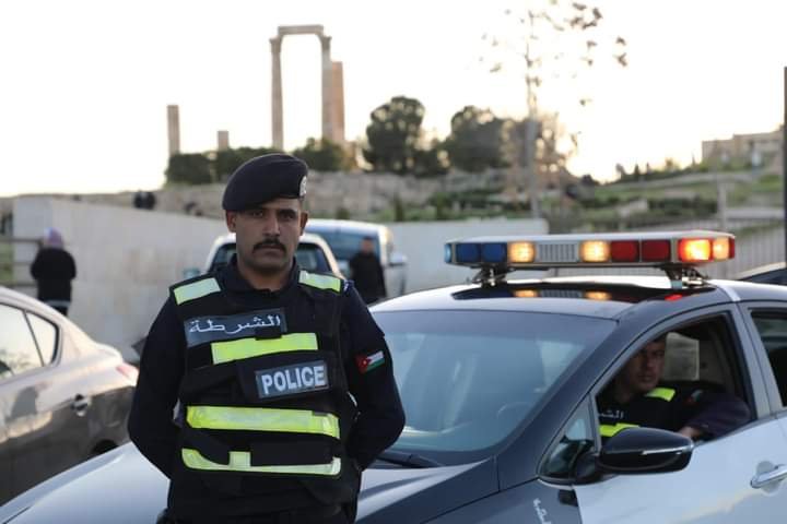 بالصور .. نشامى الأمن العام أثناء اداء واجباتهم  في نهاية الأسبوع