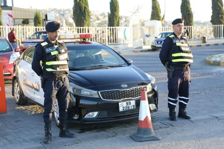 بالصور .. نشامى الأمن العام أثناء اداء واجباتهم  في نهاية الأسبوع