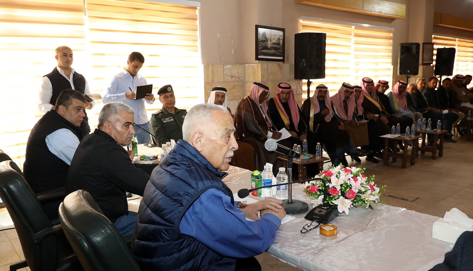 صورة حول : بالصور … العيسوي يلتقي مجموعة من اهالي منطقة وادي رم والديسه والشاكريه والصالحيه في مركز زوار وادي رم بالصور … العيسوي يلتقي مجموعة من اهالي منطقة وادي رم والديسه والشاكريه والصالحيه في مركز زوار وادي رم