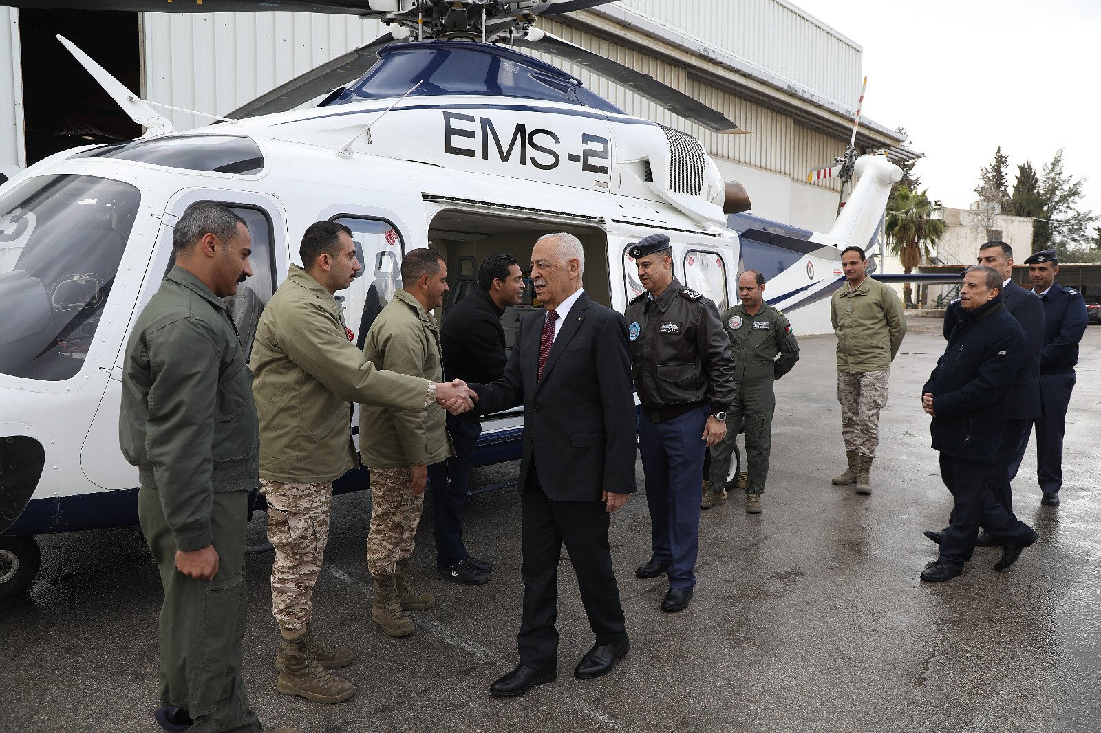 العيسوي يزور مركز الإسعاف الجوي