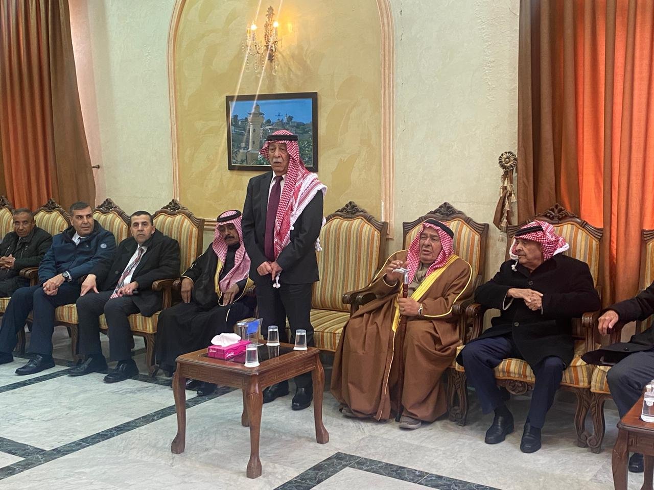 صورة حول : مندوبا عن الملك .. العيسوي يعزي عشيرة القطيشات مندوبا عن الملك .. العيسوي يعزي عشيرة القطيشات