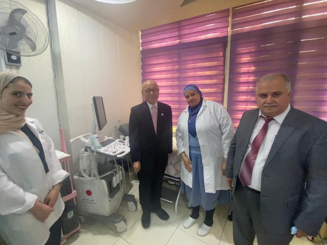 اليابان تسلم المعدات الطبية إلى جمعية الفاروق لرعاية الأيتام لتحسين الخدمة الطبية في مخيم إربد للاجئين الفلسطينيين