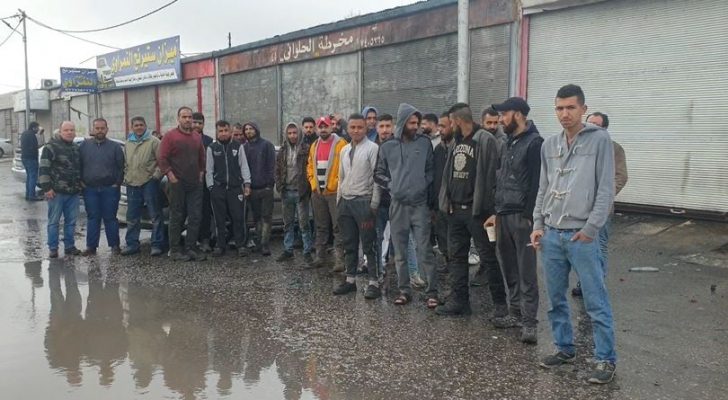 إربد.. إضراب عن العمل احتجاجا على إلزام أصحاب المحال بترخيص الهناجر