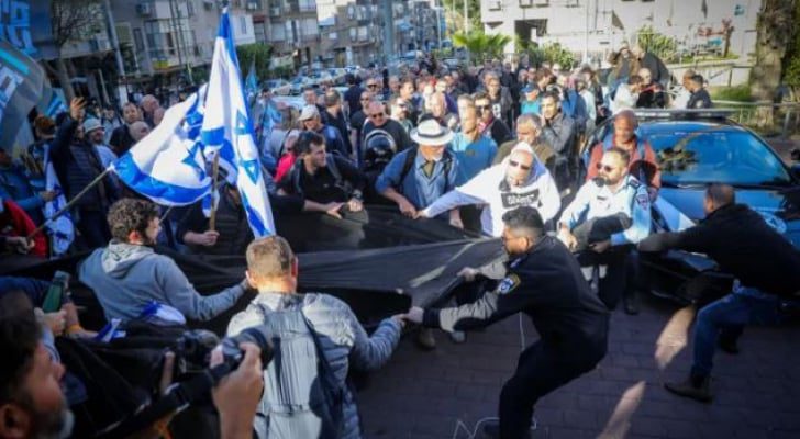 استطلاع: معظم المستوطنين يعتقدون أن الحرب الأهلية هي سيناريو محتمل في كيان الاحتلال