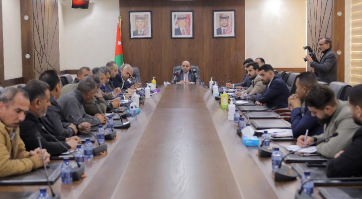 صورة حول : الإدارية النيابية توصي بتثبيت العاملين بنظام العقود في الزراعة الإدارية النيابية توصي بتثبيت العاملين بنظام العقود في الزراعة