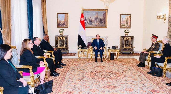 السيسي يلتقي وزير الدفاع الأمريكي