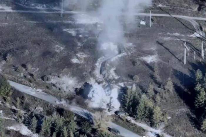 المدفعية الروسية توجه ضربات دقيقة ومركزة لخنادق الجيش الأوكراني