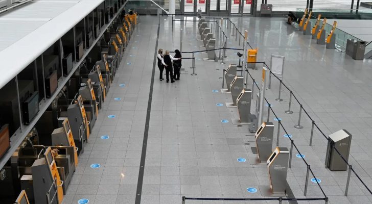 توقف حركة الطيران في مطارات ألمانية بسبب الإضرابات