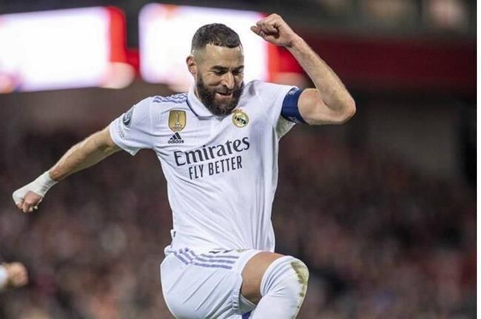 عرض سعودي ضخم يغير خطط بنزيما