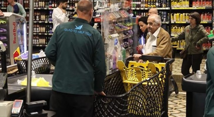 صورة حول : لبنان إلى الدولرة والسلع الغذائية بالعملة الصعبة لبنان إلى الدولرة والسلع الغذائية بالعملة الصعبة