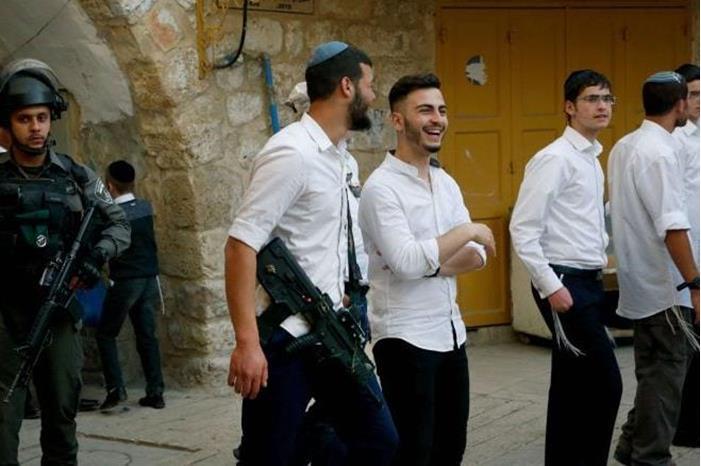 مستوطنون يعتدون على فلسطيني من سلفيت