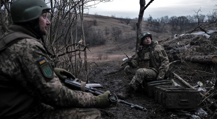 معارك عنيفة بين الجيشين الروسي والأوكراني للسيطرة على وسط باخموت