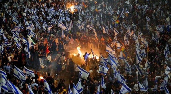 صورة حول : ميناء اشدود ينضم للإضراب وقادة الاحتجاجات يشعلون الشارع ميناء اشدود ينضم للإضراب وقادة الاحتجاجات يشعلون الشارع