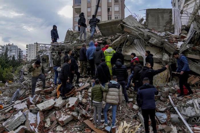 صورة حول : هزة أرضية جديدة في تركيا هزة أرضية جديدة في تركيا