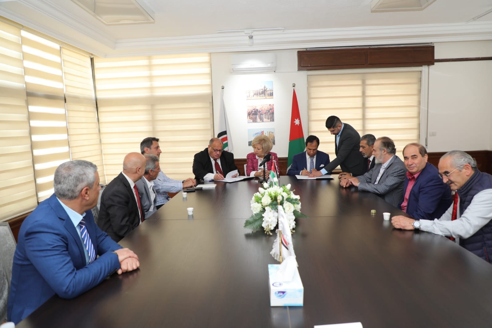 صورة حول : توقيع اتفاقية شراكة بين "مهرجان جرش للثقافة والفنون" و"نقابة الفنانين الأردنيين" توقيع اتفاقية شراكة بين "مهرجان جرش للثقافة والفنون" و"نقابة الفنانين الأردنيين"