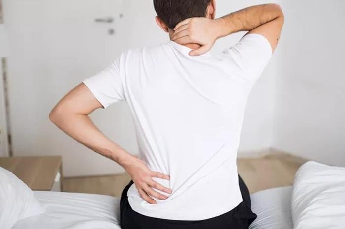 أوجاع الظهر علامة على هذه الأمراض