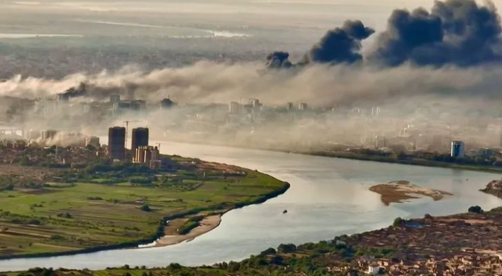 السودان.. ضبط أسلحة قادمة من دولة أجنبية ووزارة الدفاع تدعو لتسليح المتقاعدين