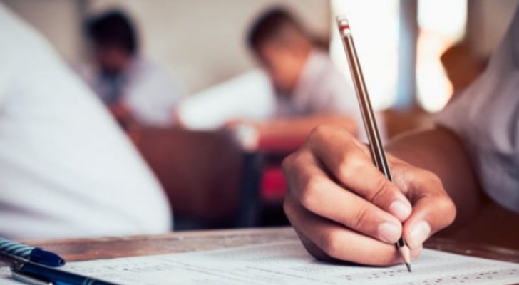 صورة حول : بدء الامتحانات النظرية للشامل الثلاثاء بدء الامتحانات النظرية للشامل الثلاثاء