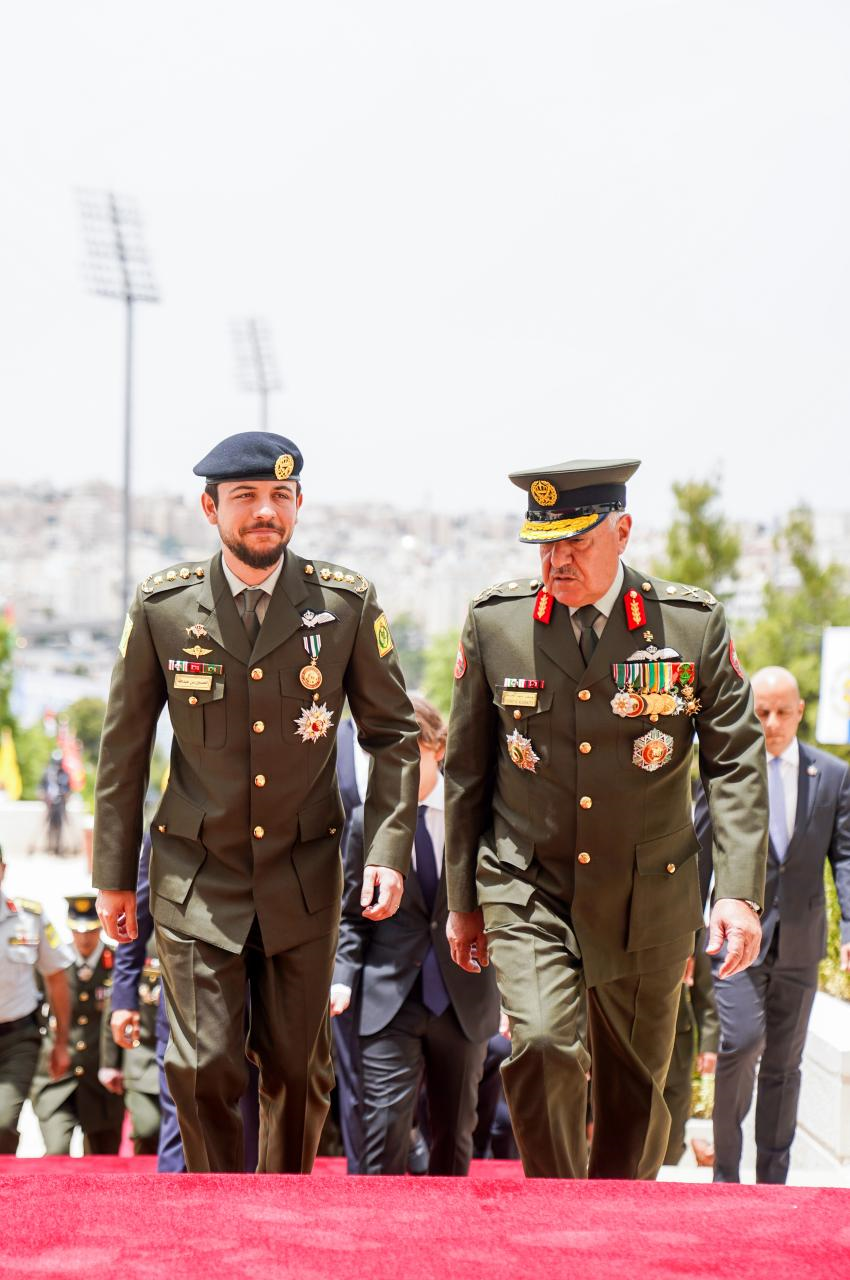 بالصور ... نائب الملك يرعى تقليد الأوسمة بمناسبة ذكرى الثورة العربية