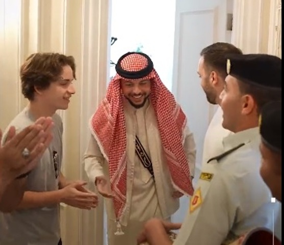 صورة حول : شاهدوا ... حمام العريس لولي العهد بمنزل ابن عمه الأمير عمر بن فيصل شاهدوا ... حمام العريس لولي العهد بمنزل ابن عمه الأمير عمر بن فيصل