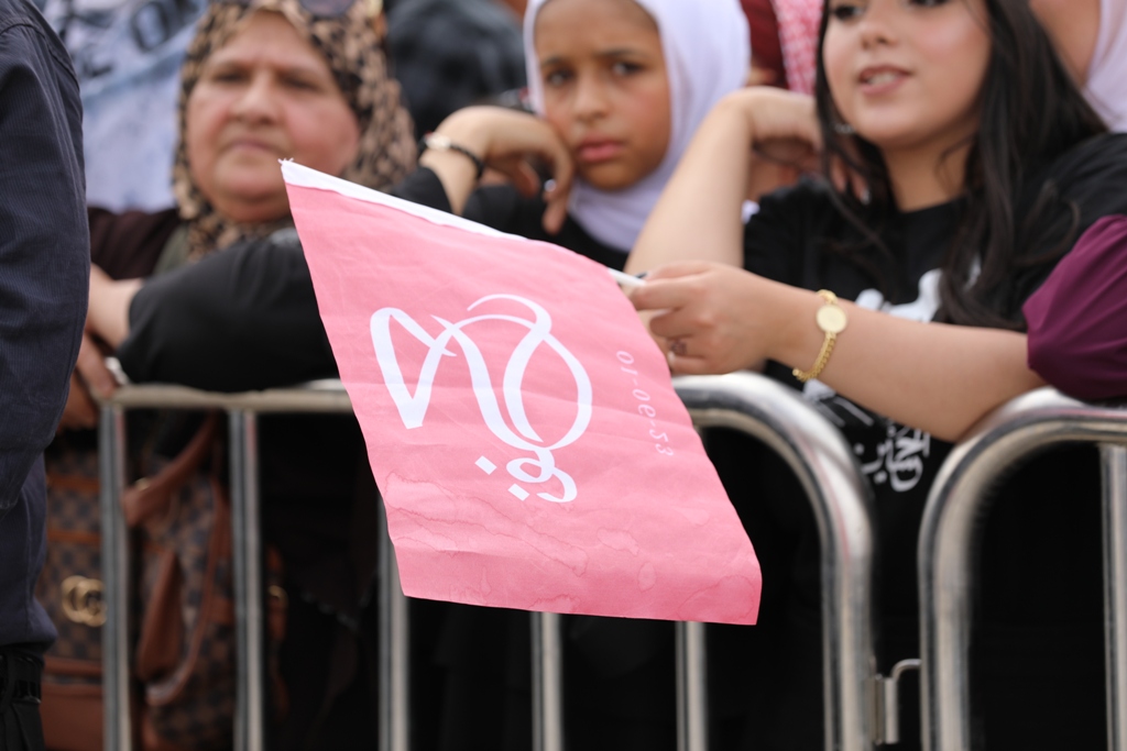 بالصور... آلاف المواطنين يشاركون في احتفال زين فرحاً بزفاف ولي العهد