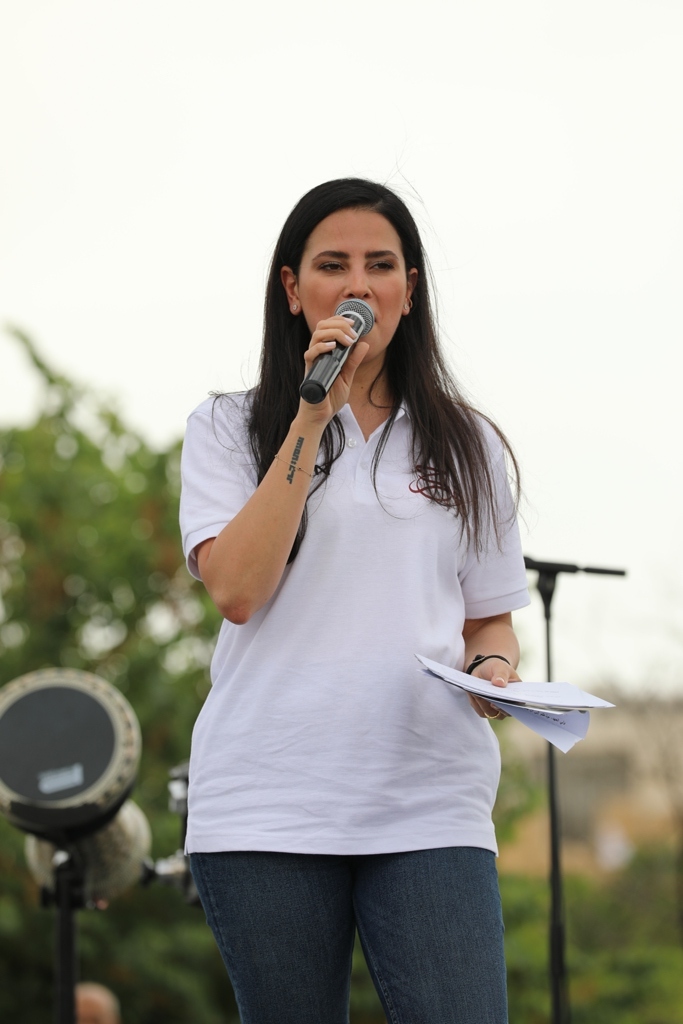 بالصور... آلاف المواطنين يشاركون في احتفال زين فرحاً بزفاف ولي العهد