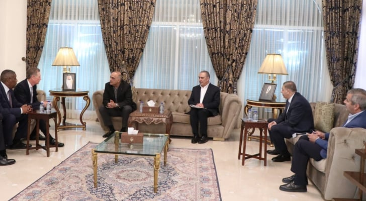 الخصاونة يلتقي رئيس مجلس إدارة شركة البمارل الأمريكية