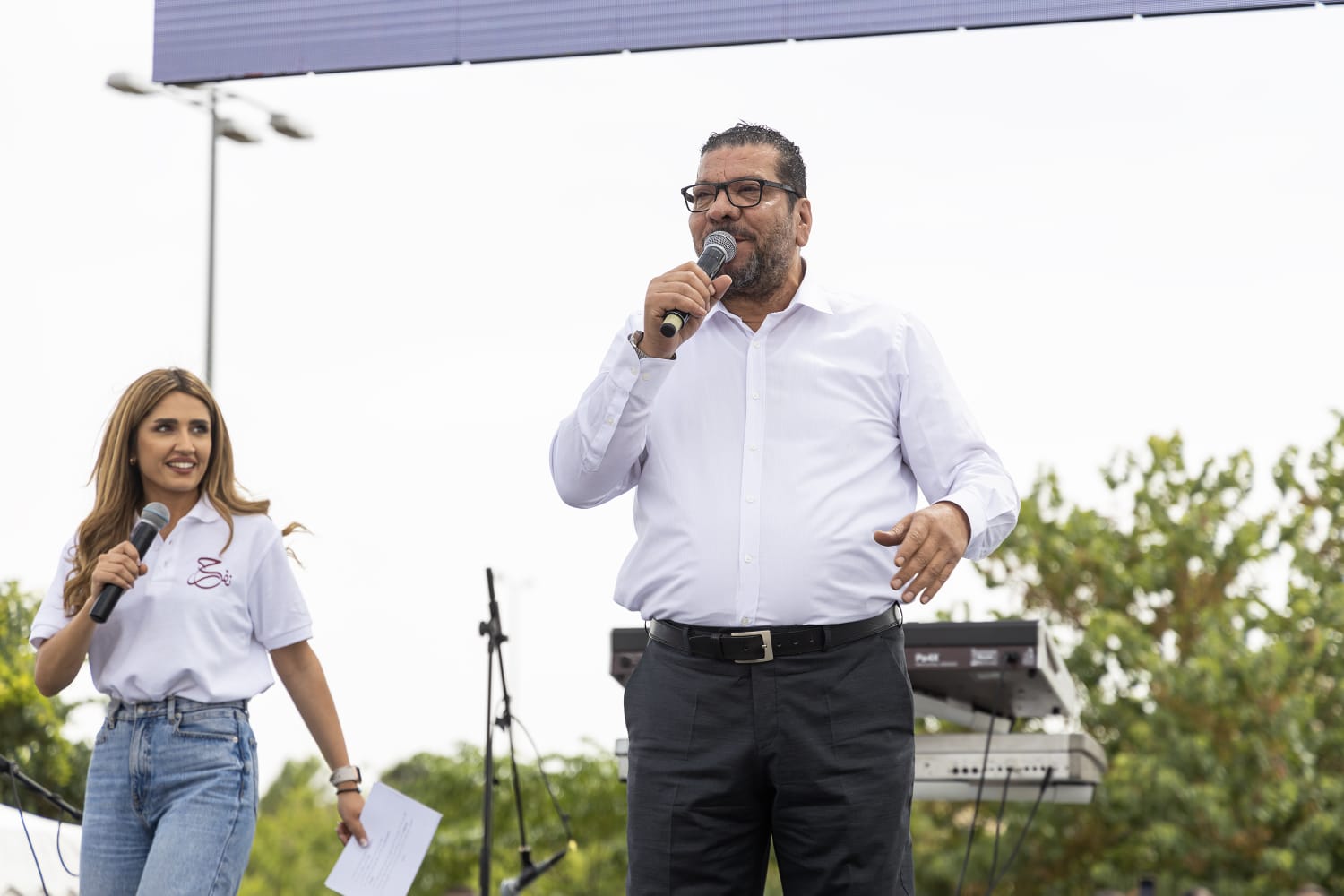 صورة حول : بالصور... آلاف المواطنين يشاركون في احتفال زين فرحاً بزفاف ولي العهد بالصور... آلاف المواطنين يشاركون في احتفال زين فرحاً بزفاف ولي العهد