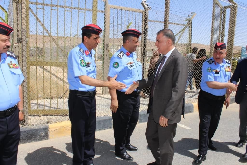 وزير الداخلية يزور مركز اصلاح وتأهيل سواقة