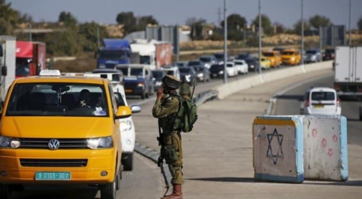 صورة حول : الاحتلال ينصب حاجزا عسكريا على مدخل بورين جنوب نابلس الاحتلال ينصب حاجزا عسكريا على مدخل بورين جنوب نابلس