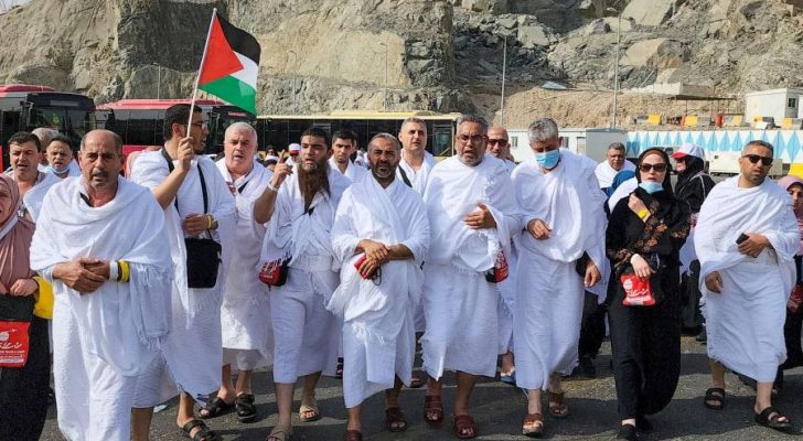 الحجاج الفلسطينيون يصلون مكة لأداء مناسك الحج