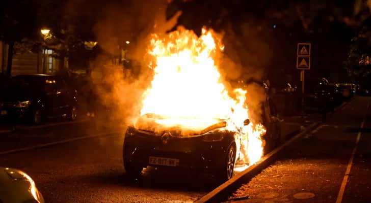بعد أعمال الشغب.. ماكرون يعرب عن تأثره لمقتل شاب برصاص الشرطة