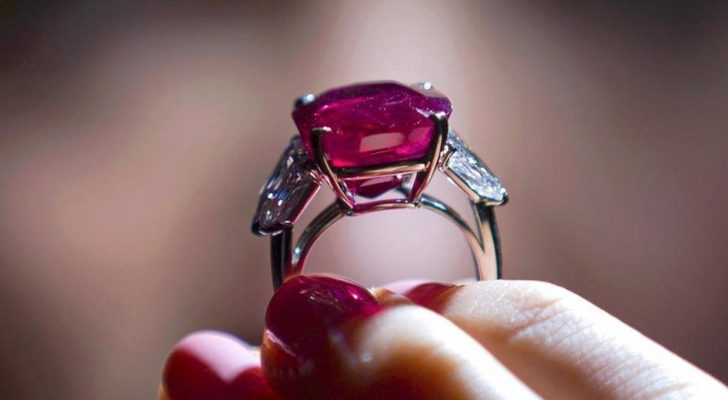 حجر ياقوت يُباع بـ٣٤.٨ مليون دولار في نيويورك