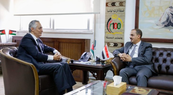 صورة حول : وزير السياحة والآثار القيسي يلتقي نظيره اليمني وزير السياحة والآثار القيسي يلتقي نظيره اليمني