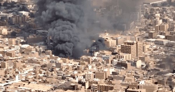 مقتل ٣٤ شخصا بقصف عشوائي طال أحد الأسواق الشعبية بالسودان