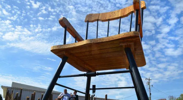 الإعلان عن إقامة عرض لأكبر كرسي في الأردن والمنطقة