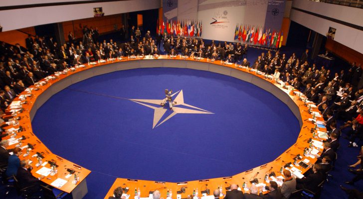 البيت الأبيض: الناتو سيعرض مسارا لانضمام أوكرانيا للحلف