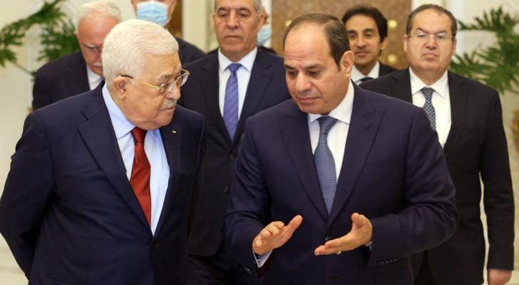 عباس يزور مصر بدعوة من السيسي